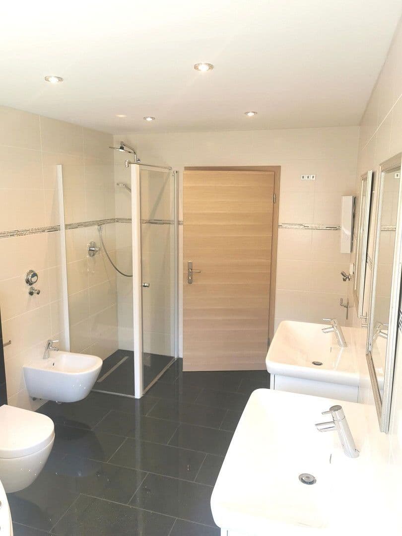 Prodej domu 350 m², pozemek 500 m², Garbsen, Dolní Sasko Prodej domu 350 m², pozemek 500 m², Garbsen, Dolní Sasko