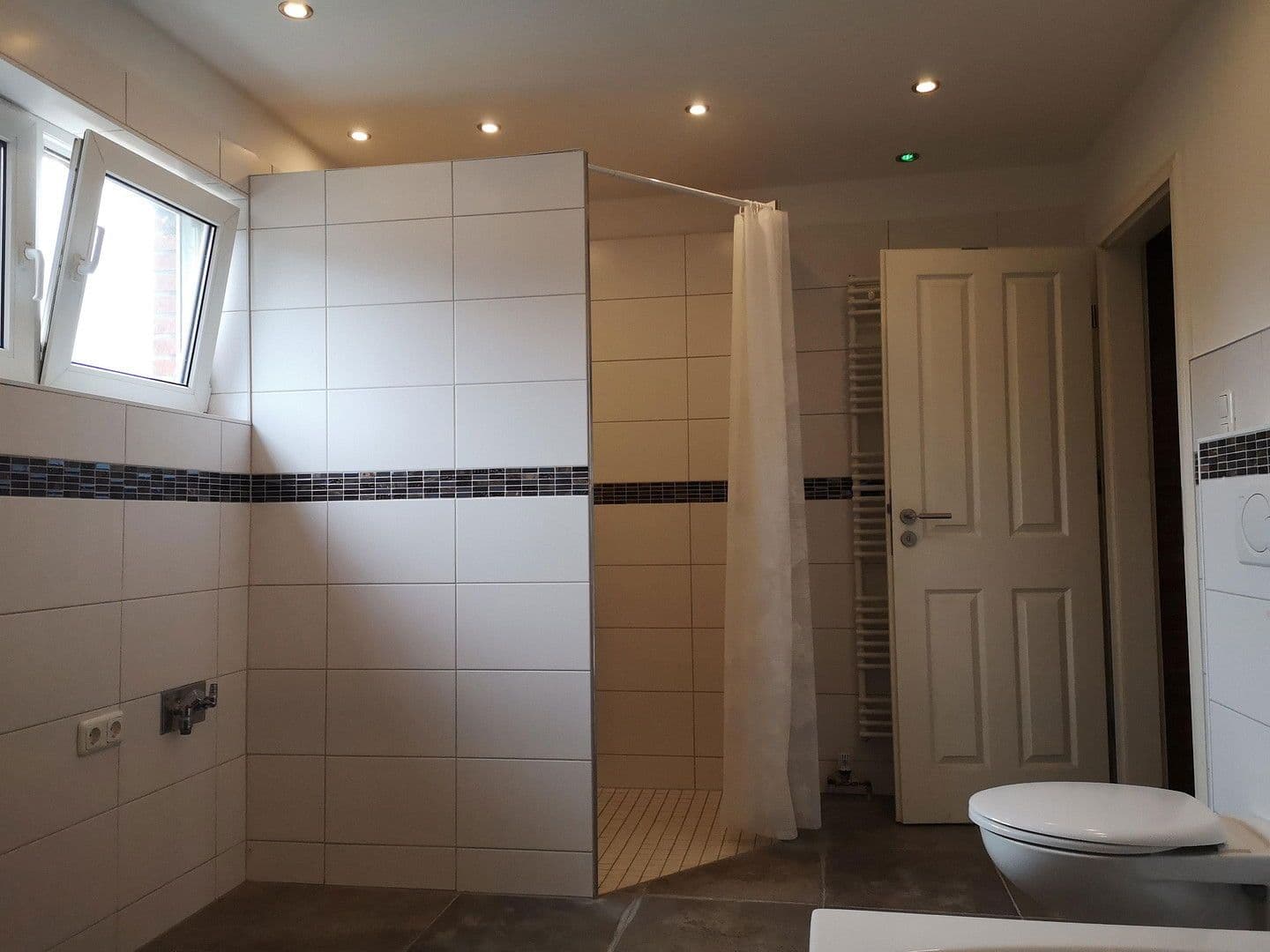 Pronájem bytu 5+1 125 m², Steinrader Damm 89, Lübeck, Šlesvicko-Holštýnsko Pronájem bytu 5+1 125 m², Steinrader Damm 89, Lübeck, Šlesvicko-Holštýnsko