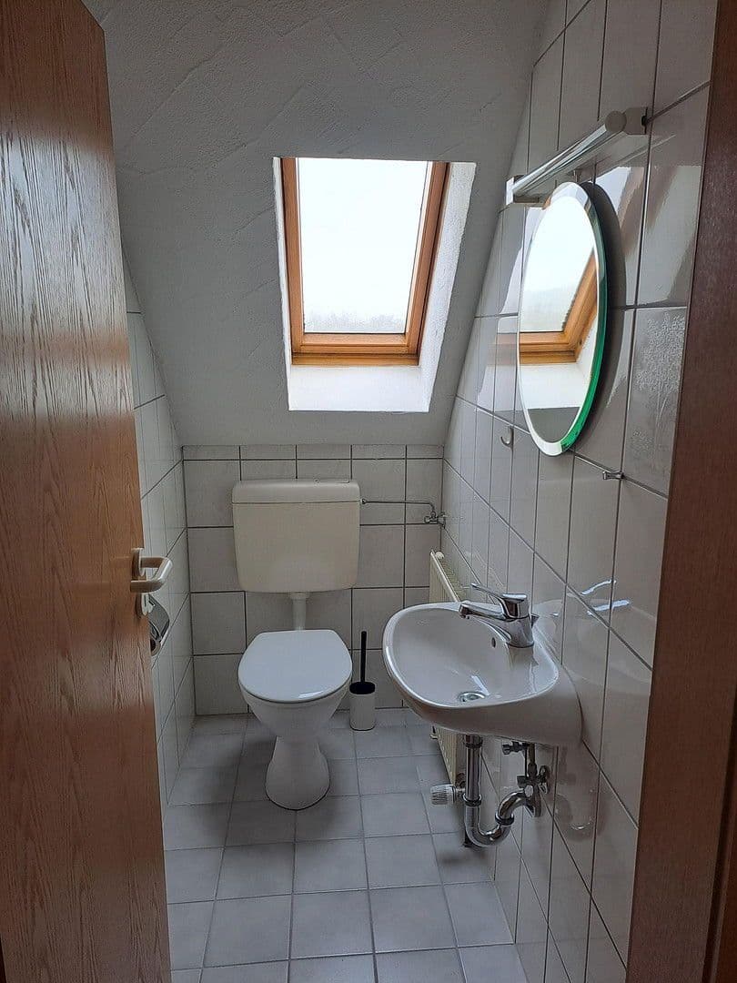 Pronájem bytu 3+1 77 m², Adelsdorf, Bavorsko Pronájem bytu 3+1 77 m², Adelsdorf, Bavorsko