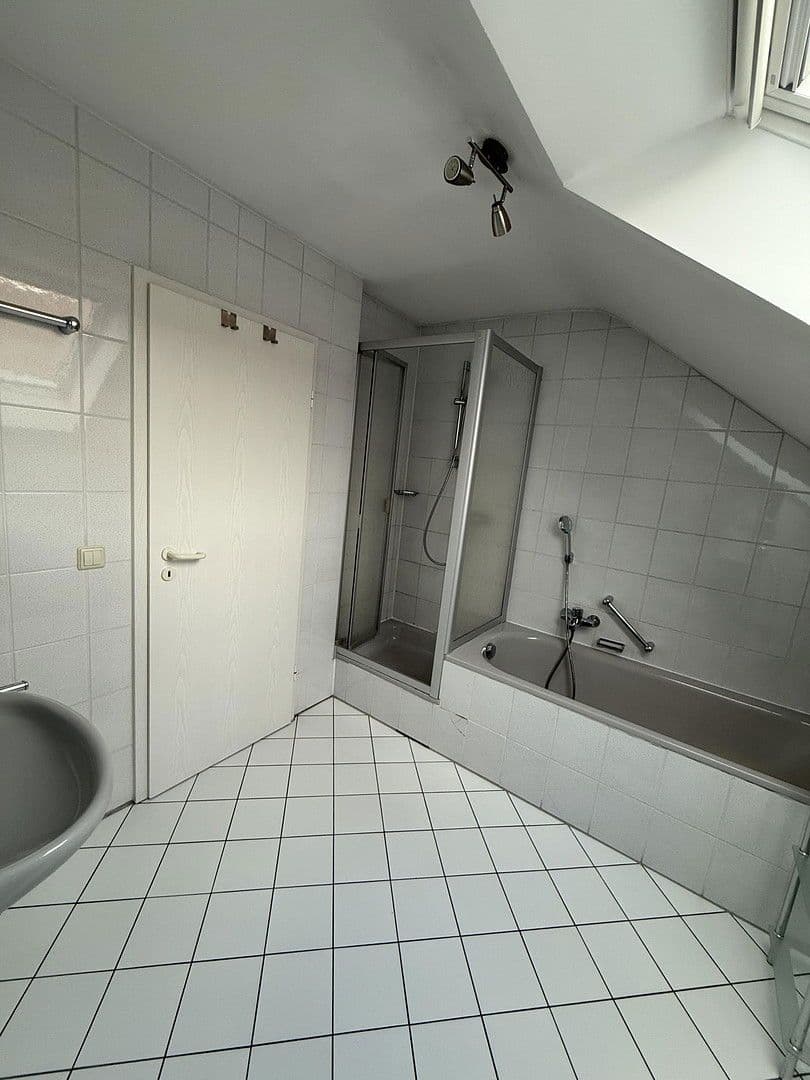 Pronájem bytu 2+1 66 m², Poststraße 5, Bad Schönborn, Bádensko-Württembersko Pronájem bytu 2+1 66 m², Poststraße 5, Bad Schönborn, Bádensko-Württembersko