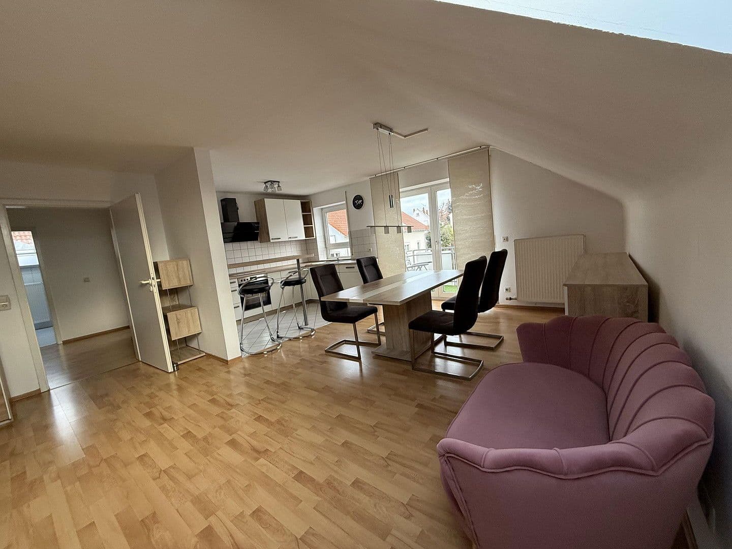 Pronájem bytu 2+1 66 m², Poststraße 5, Bad Schönborn, Bádensko-Württembersko Pronájem bytu 2+1 66 m², Poststraße 5, Bad Schönborn, Bádensko-Württembersko