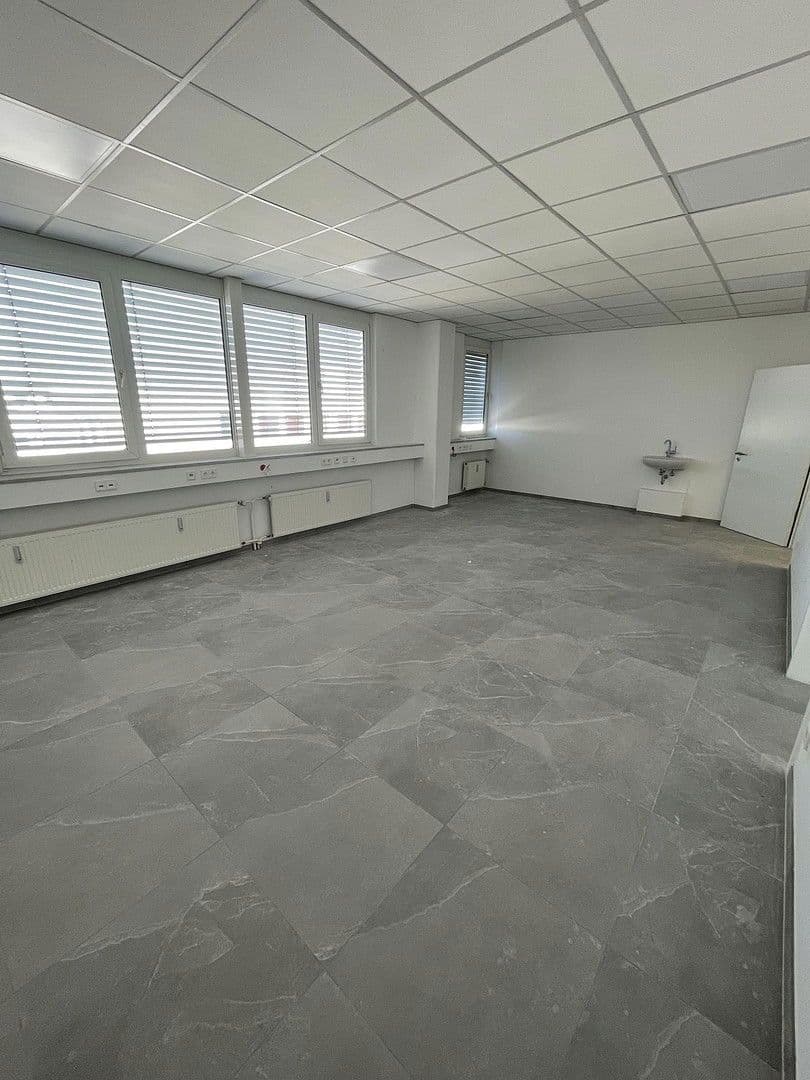 Pronájem kanceláře 395 m², Englmannstraße 2, München, Bavorsko Pronájem kanceláře 395 m², Englmannstraße 2, München, Bavorsko