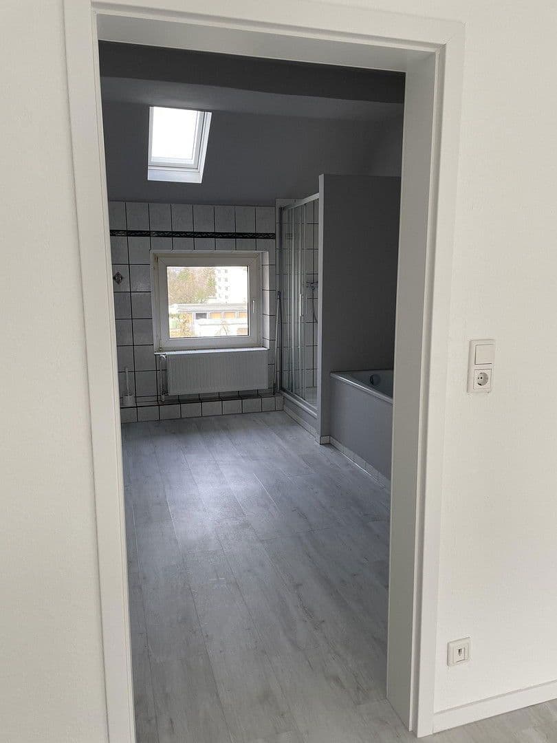 Pronájem bytu 3+1 75 m², Wuppertal Vohwinkel, Severní Porýní-Vestfálsko Pronájem bytu 3+1 75 m², Wuppertal Vohwinkel, Severní Porýní-Vestfálsko