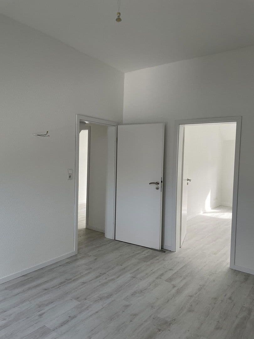Pronájem bytu 3+1 75 m², Wuppertal Vohwinkel, Severní Porýní-Vestfálsko Pronájem bytu 3+1 75 m², Wuppertal Vohwinkel, Severní Porýní-Vestfálsko