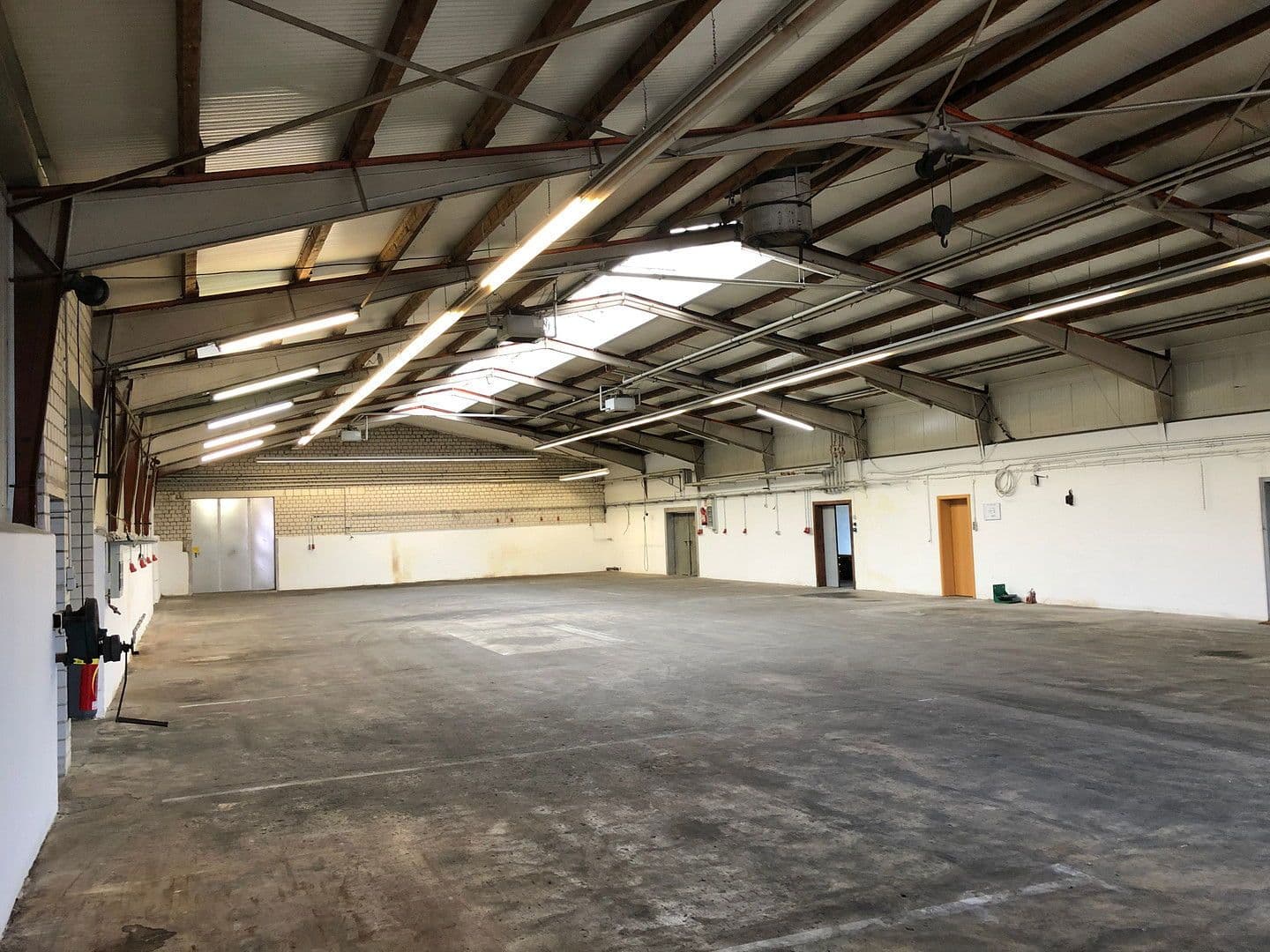 Pronájem nebytového prostoru 1.700 m², Wöstendöllen 24, Visbek, Dolní Sasko Pronájem nebytového prostoru 1.700 m², Wöstendöllen 24, Visbek, Dolní Sasko