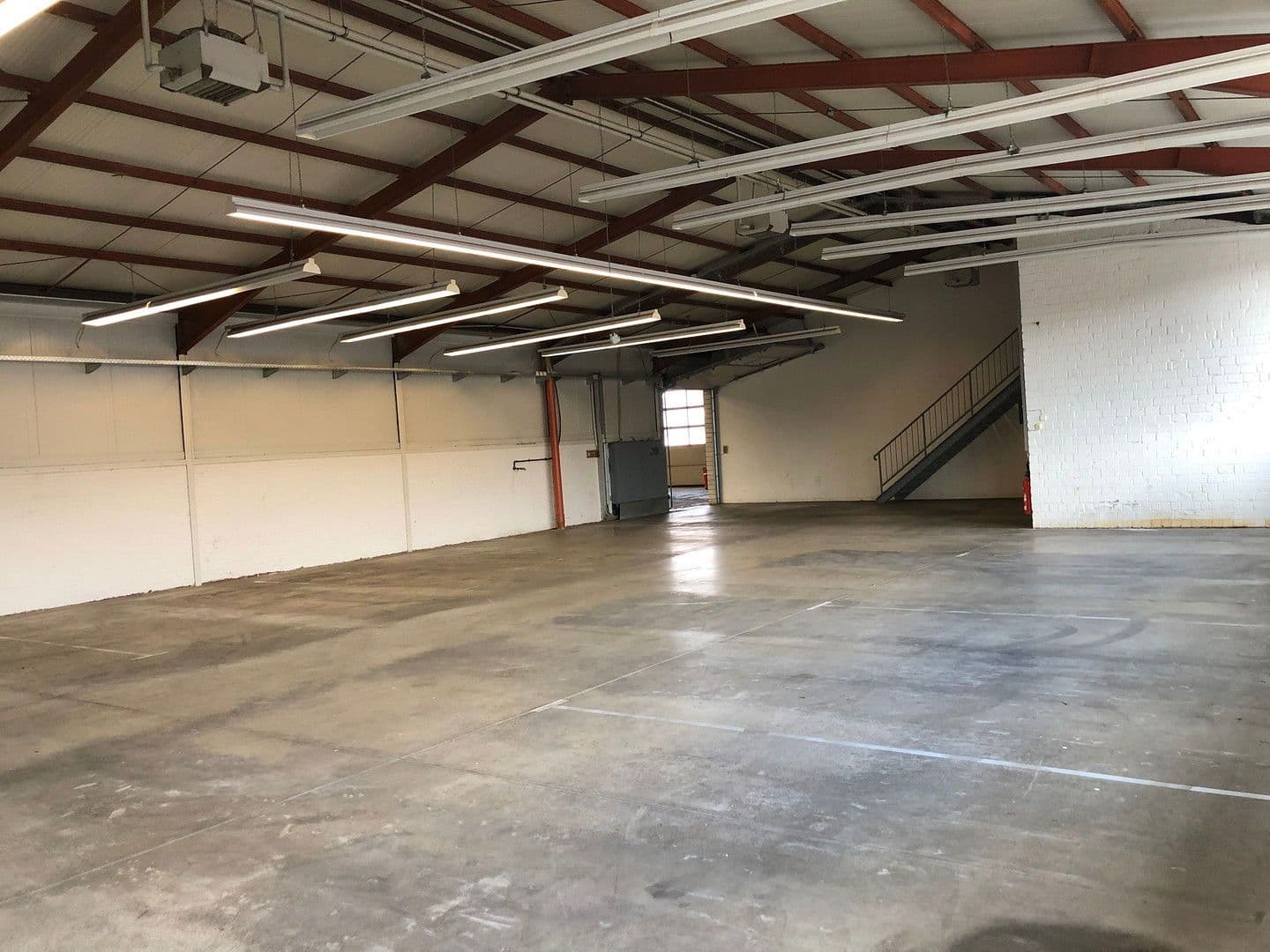 Pronájem nebytového prostoru 1.700 m², Wöstendöllen 24, Visbek, Dolní Sasko Pronájem nebytového prostoru 1.700 m², Wöstendöllen 24, Visbek, Dolní Sasko