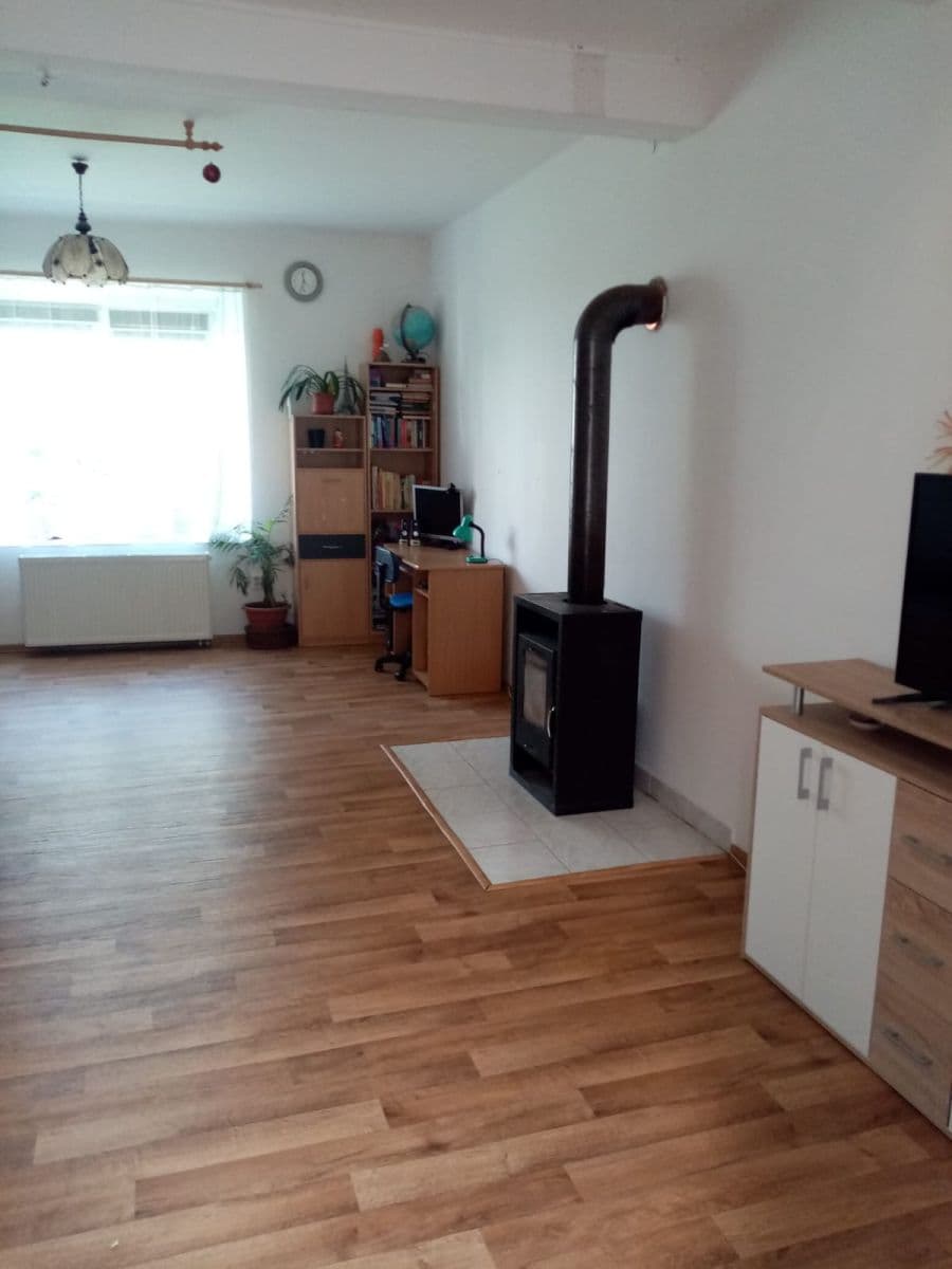 Pronájem bytu 1+1 56 m², Skuhrov nad Bělou, Královéhradecký kraj Pronájem bytu 1+1 56 m², Skuhrov nad Bělou, Královéhradecký kraj