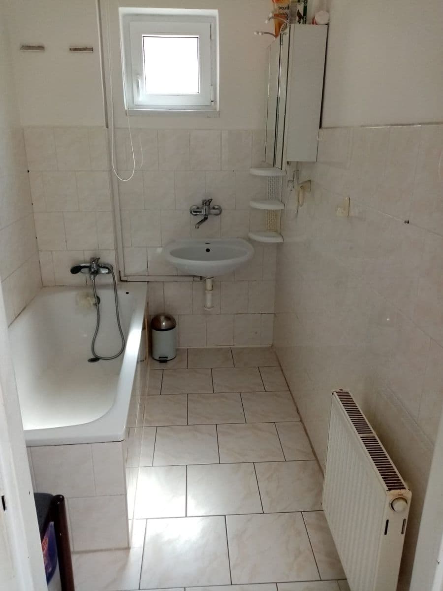 Pronájem bytu 1+1 56 m², Skuhrov nad Bělou, Královéhradecký kraj Pronájem bytu 1+1 56 m², Skuhrov nad Bělou, Královéhradecký kraj