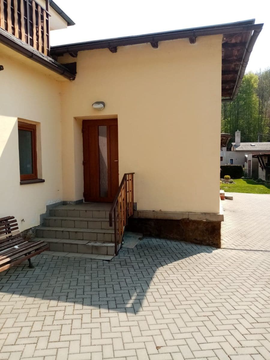 Pronájem bytu 1+1 56 m², Skuhrov nad Bělou, Královéhradecký kraj Pronájem bytu 1+1 56 m², Skuhrov nad Bělou, Královéhradecký kraj