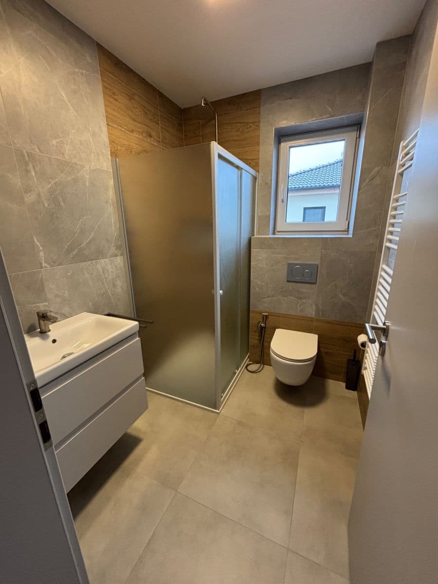 Prodej domu 119 m², pozemek 350 m², Chrášťany, Středočeský kraj Prodej domu 119 m², pozemek 350 m², Chrášťany, Středočeský kraj