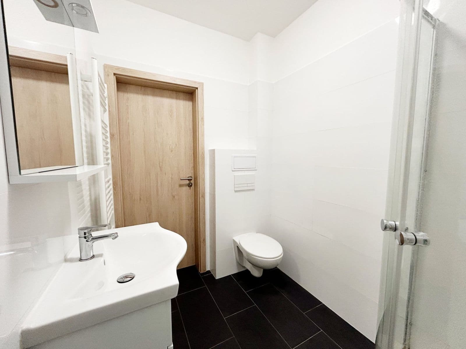 Pronájem bytu 2+kk 56 m², Palackého, Velim, Středočeský kraj Pronájem bytu 2+kk 56 m², Palackého, Velim, Středočeský kraj