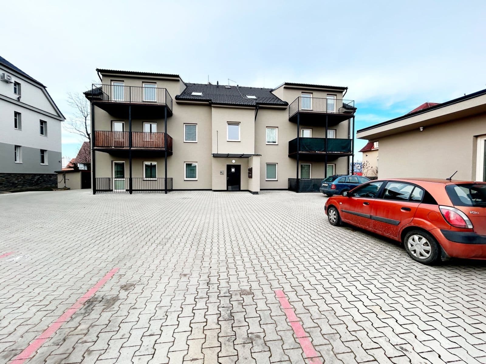 Pronájem bytu 2+kk 56 m², Palackého, Velim, Středočeský kraj Pronájem bytu 2+kk 56 m², Palackého, Velim, Středočeský kraj