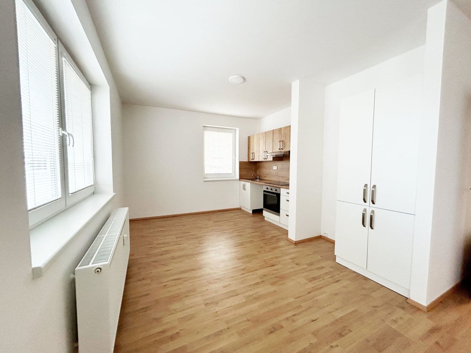 Pronájem bytu 2+kk 56 m², Palackého, Velim, Středočeský kraj Pronájem bytu 2+kk 56 m², Palackého, Velim, Středočeský kraj