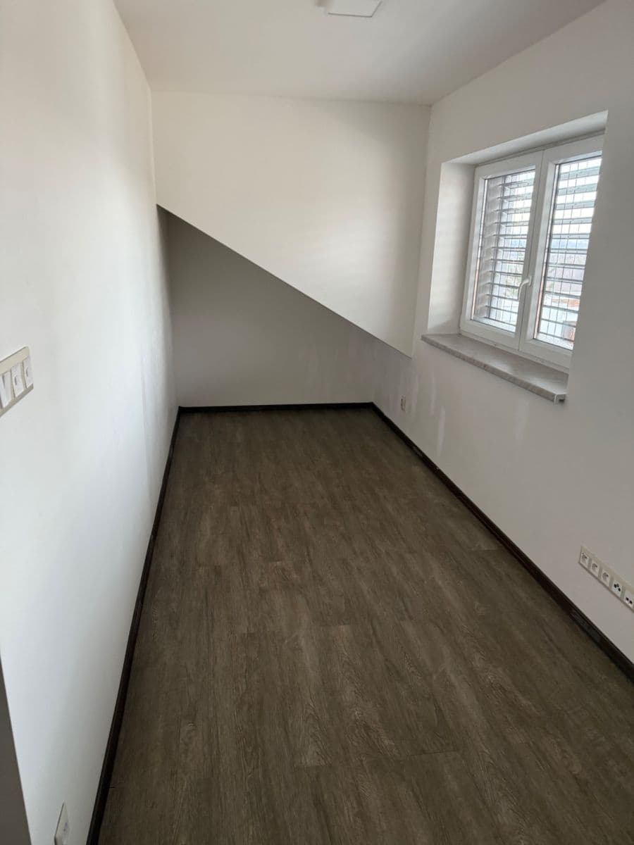 Pronájem bytu 2+kk 60 m², V Rejích, Brno, Jihomoravský kraj Pronájem bytu 2+kk 60 m², V Rejích, Brno, Jihomoravský kraj