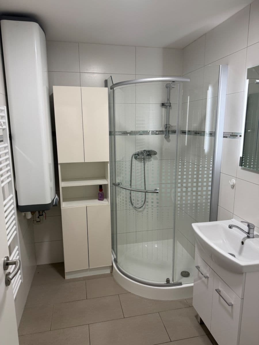 Pronájem bytu 2+kk 60 m², V Rejích, Brno, Jihomoravský kraj Pronájem bytu 2+kk 60 m², V Rejích, Brno, Jihomoravský kraj