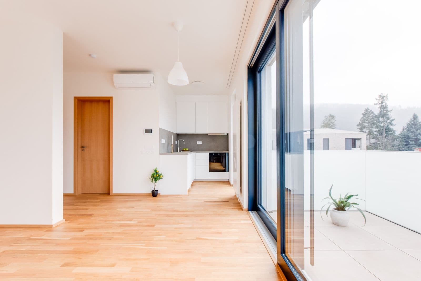 Pronájem bytu 1+kk 34 m², Ke Hřišti, Černošice, Středočeský kraj Pronájem bytu 1+kk 34 m², Ke Hřišti, Černošice, Středočeský kraj