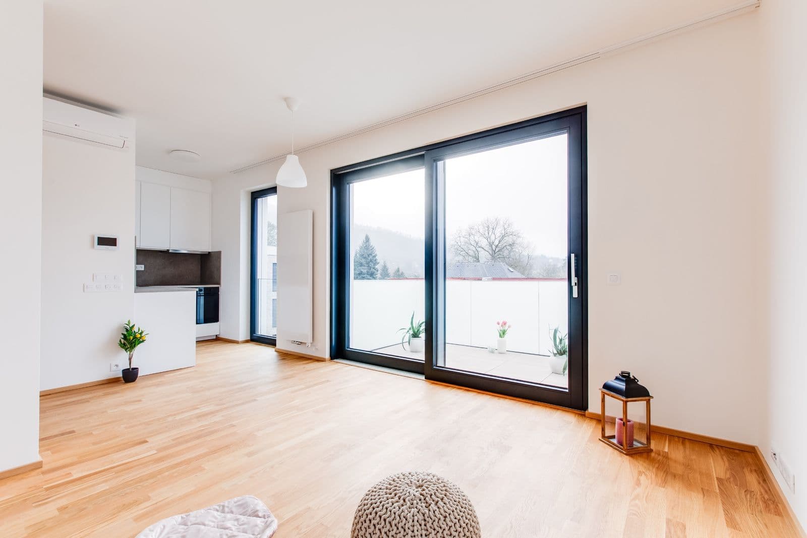 Pronájem bytu 1+kk 34 m², Ke Hřišti, Černošice, Středočeský kraj Pronájem bytu 1+kk 34 m², Ke Hřišti, Černošice, Středočeský kraj