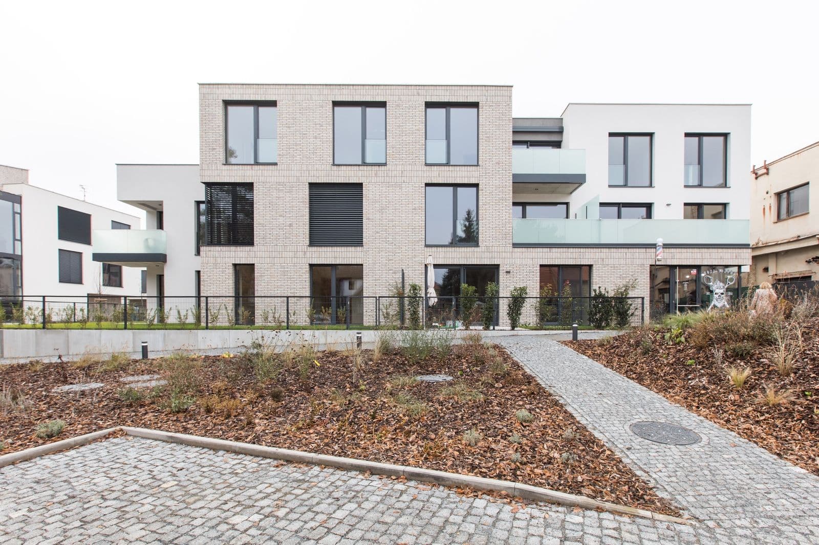 Pronájem bytu 1+kk 34 m², Ke Hřišti, Černošice, Středočeský kraj Pronájem bytu 1+kk 34 m², Ke Hřišti, Černošice, Středočeský kraj