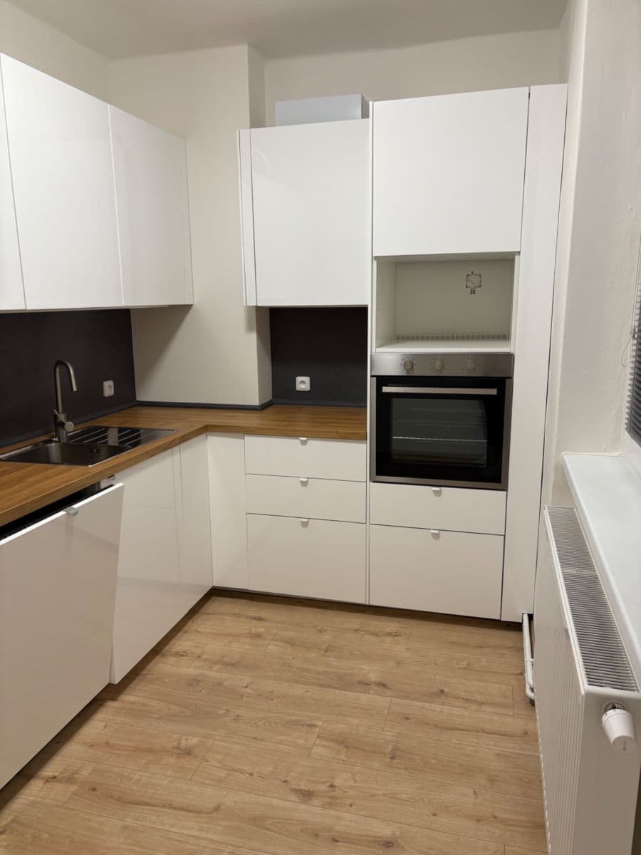 Pronájem bytu 3+1 70 m², Máchova, Bělá pod Bezdězem, Středočeský kraj Pronájem bytu 3+1 70 m², Máchova, Bělá pod Bezdězem, Středočeský kraj