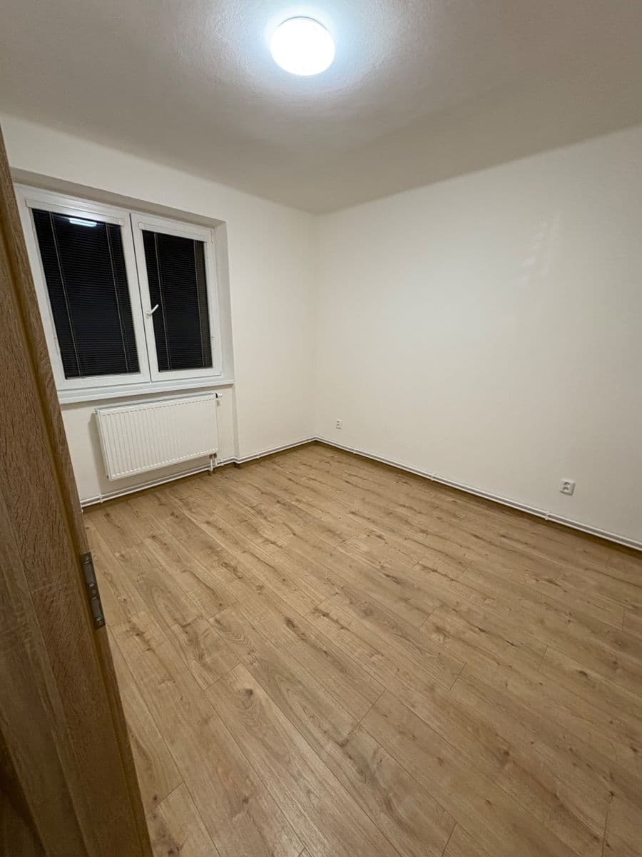 Pronájem bytu 3+1 70 m², Máchova, Bělá pod Bezdězem, Středočeský kraj Pronájem bytu 3+1 70 m², Máchova, Bělá pod Bezdězem, Středočeský kraj