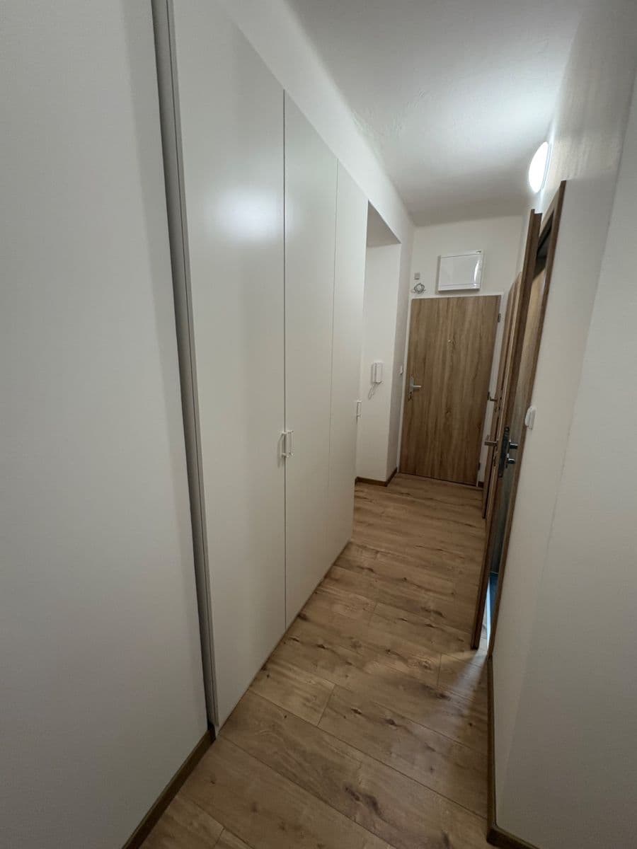 Pronájem bytu 3+1 70 m², Máchova, Bělá pod Bezdězem, Středočeský kraj Pronájem bytu 3+1 70 m², Máchova, Bělá pod Bezdězem, Středočeský kraj