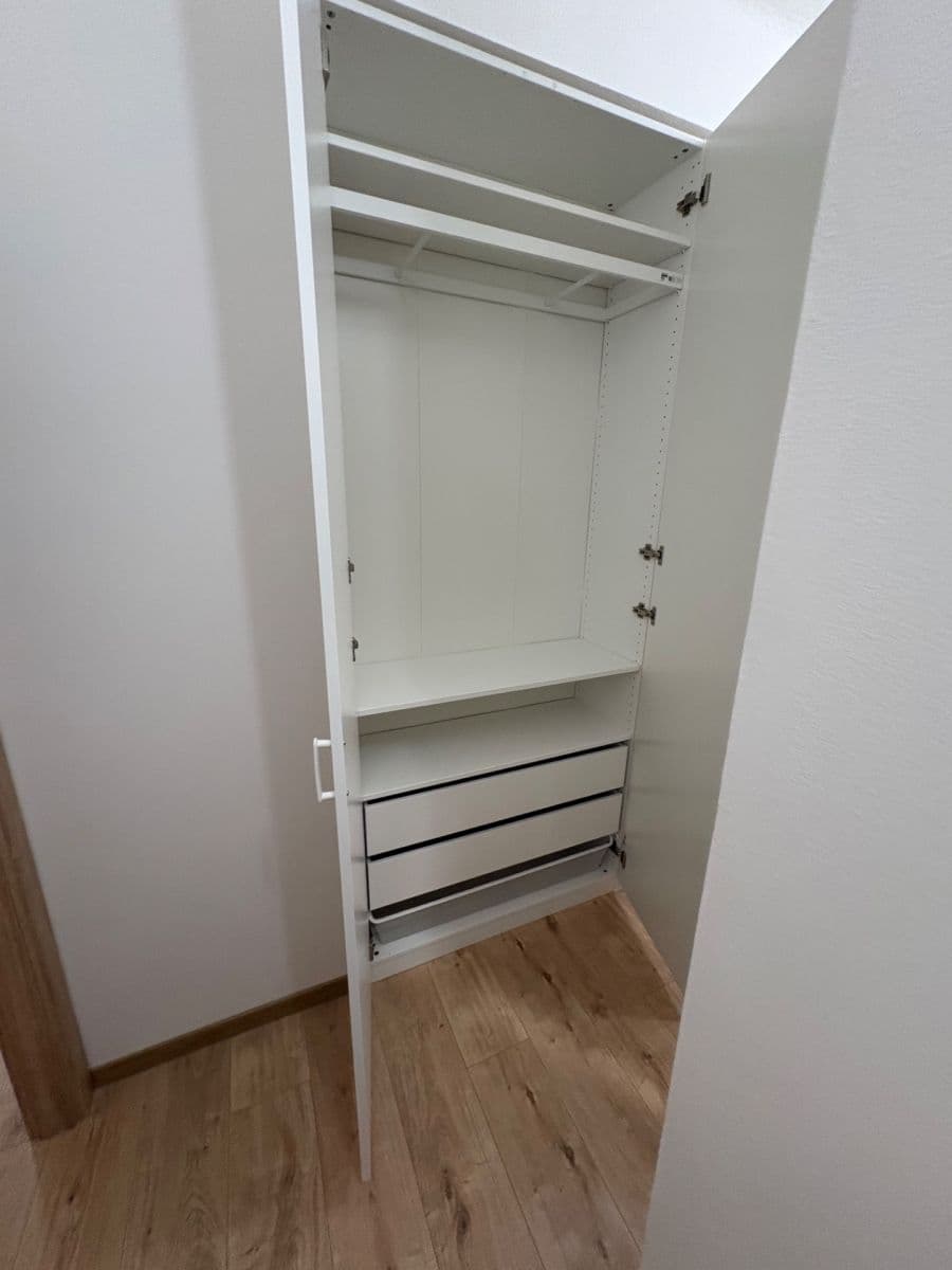 Pronájem bytu 3+1 70 m², Máchova, Bělá pod Bezdězem, Středočeský kraj Pronájem bytu 3+1 70 m², Máchova, Bělá pod Bezdězem, Středočeský kraj