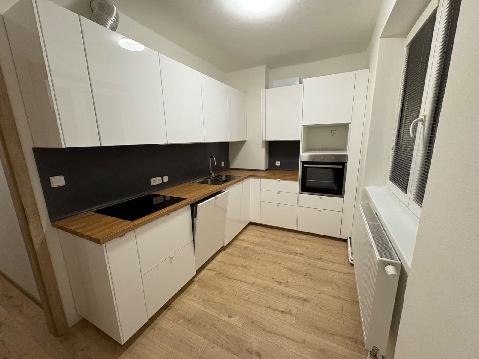 Pronájem bytu 3+1 70 m², Máchova, Bělá pod Bezdězem, Středočeský kraj Pronájem bytu 3+1 70 m², Máchova, Bělá pod Bezdězem, Středočeský kraj