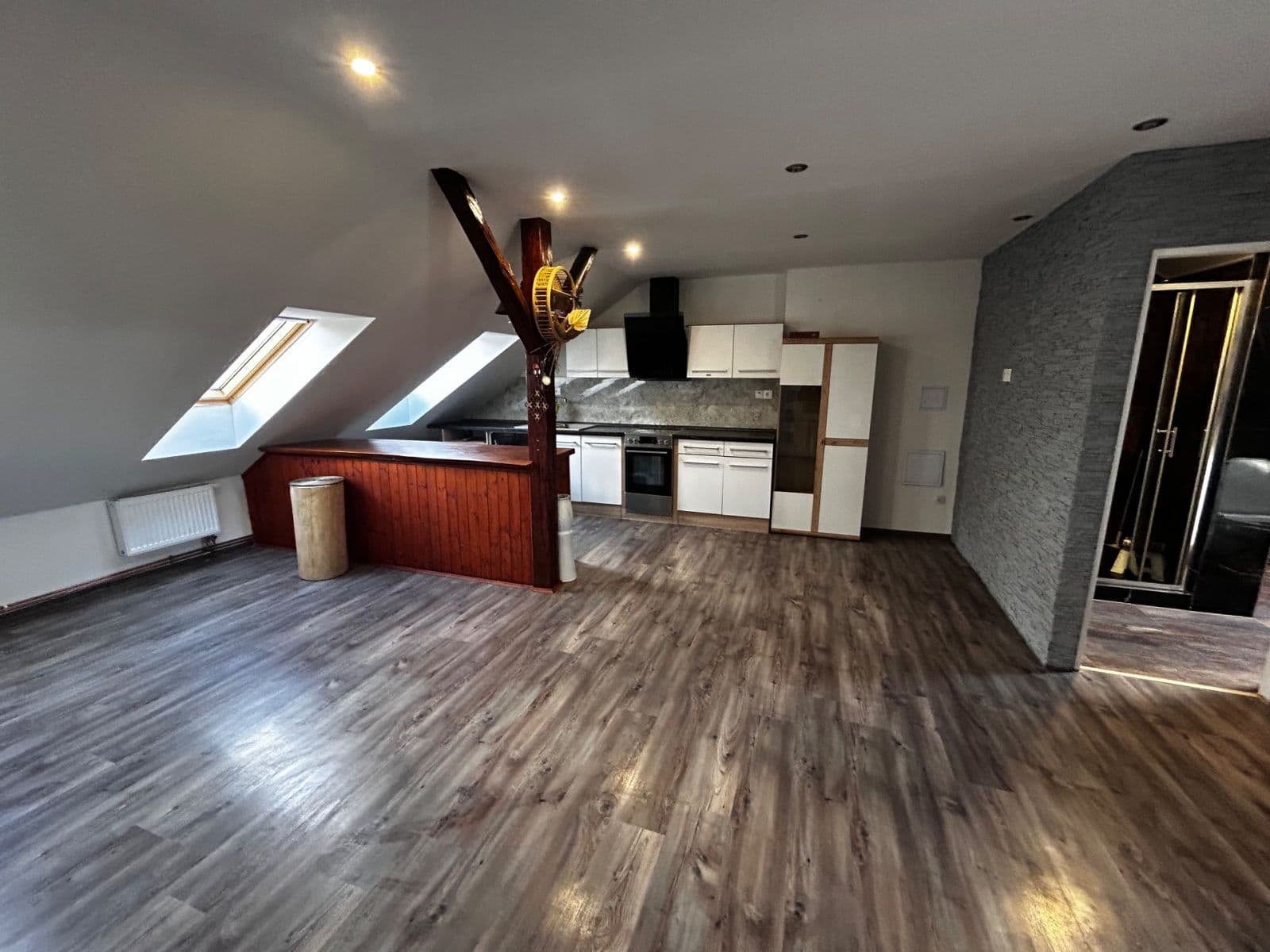 Pronájem bytu 3+kk 85 m², Thámova, Teplice, Ústecký kraj Pronájem bytu 3+kk 85 m², Thámova, Teplice, Ústecký kraj