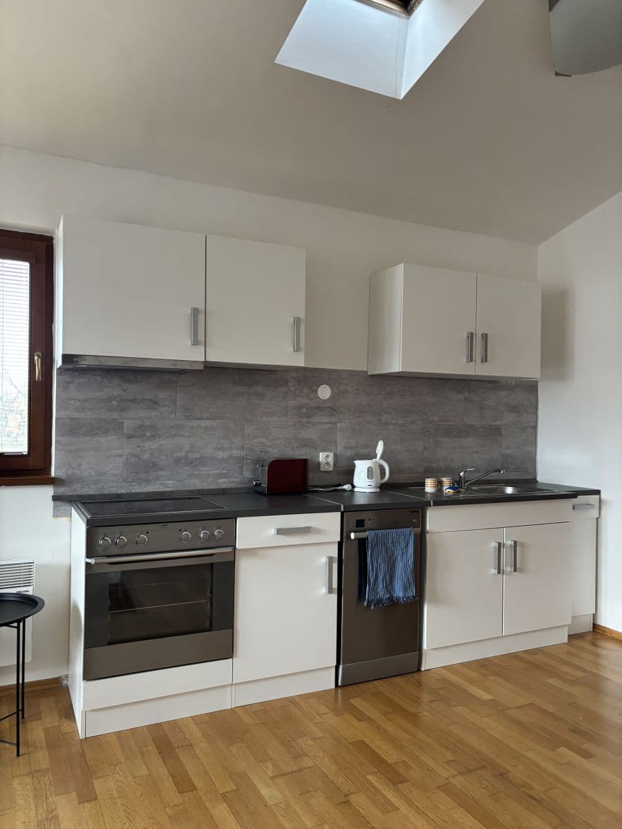 Pronájem bytu 82 m², K Holyni, Praha, Praha Pronájem bytu 82 m², K Holyni, Praha, Praha