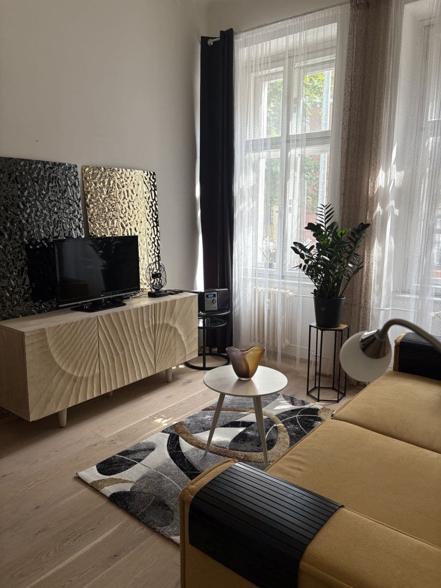 Pronájem bytu 45 m², Šafaříkova, Praha, Praha Pronájem bytu 45 m², Šafaříkova, Praha, Praha