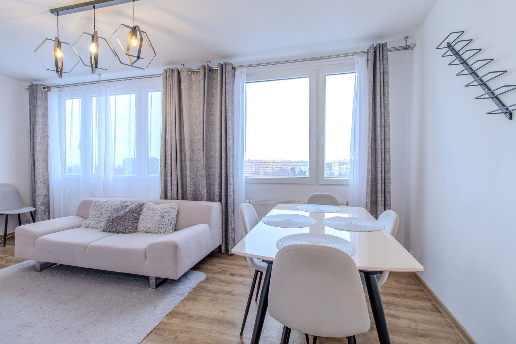 Pronájem bytu 2+1 55 m², Jablonecká, Praha, Praha Pronájem bytu 2+1 55 m², Jablonecká, Praha, Praha