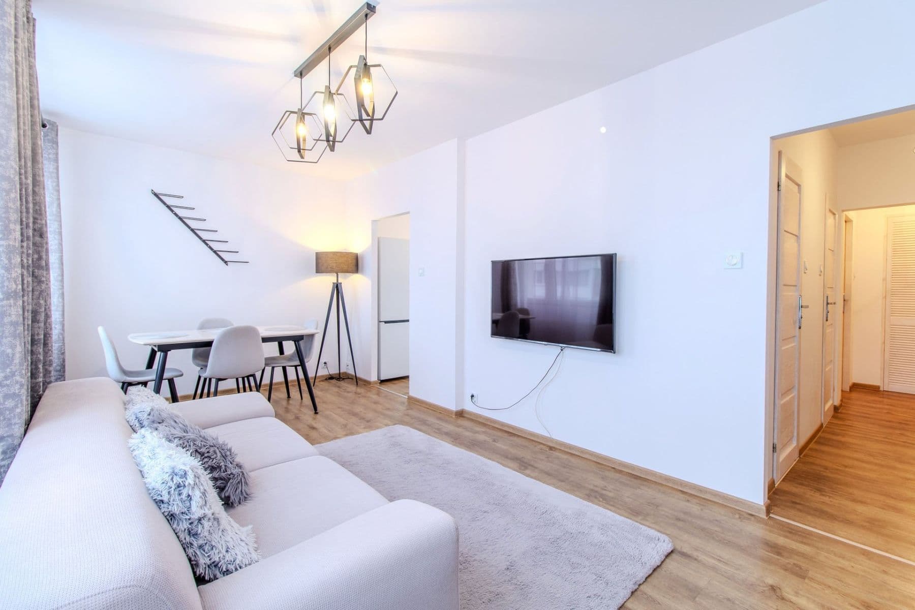 Pronájem bytu 2+1 55 m², Jablonecká, Praha, Praha Pronájem bytu 2+1 55 m², Jablonecká, Praha, Praha