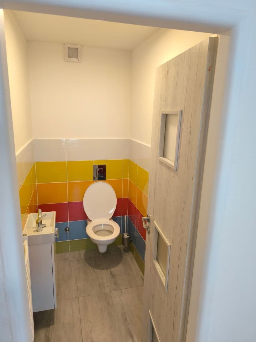 Pronájem bytu 2+kk 54 m², Nádražní, Mutěnice, Jihomoravský kraj Pronájem bytu 2+kk 54 m², Nádražní, Mutěnice, Jihomoravský kraj