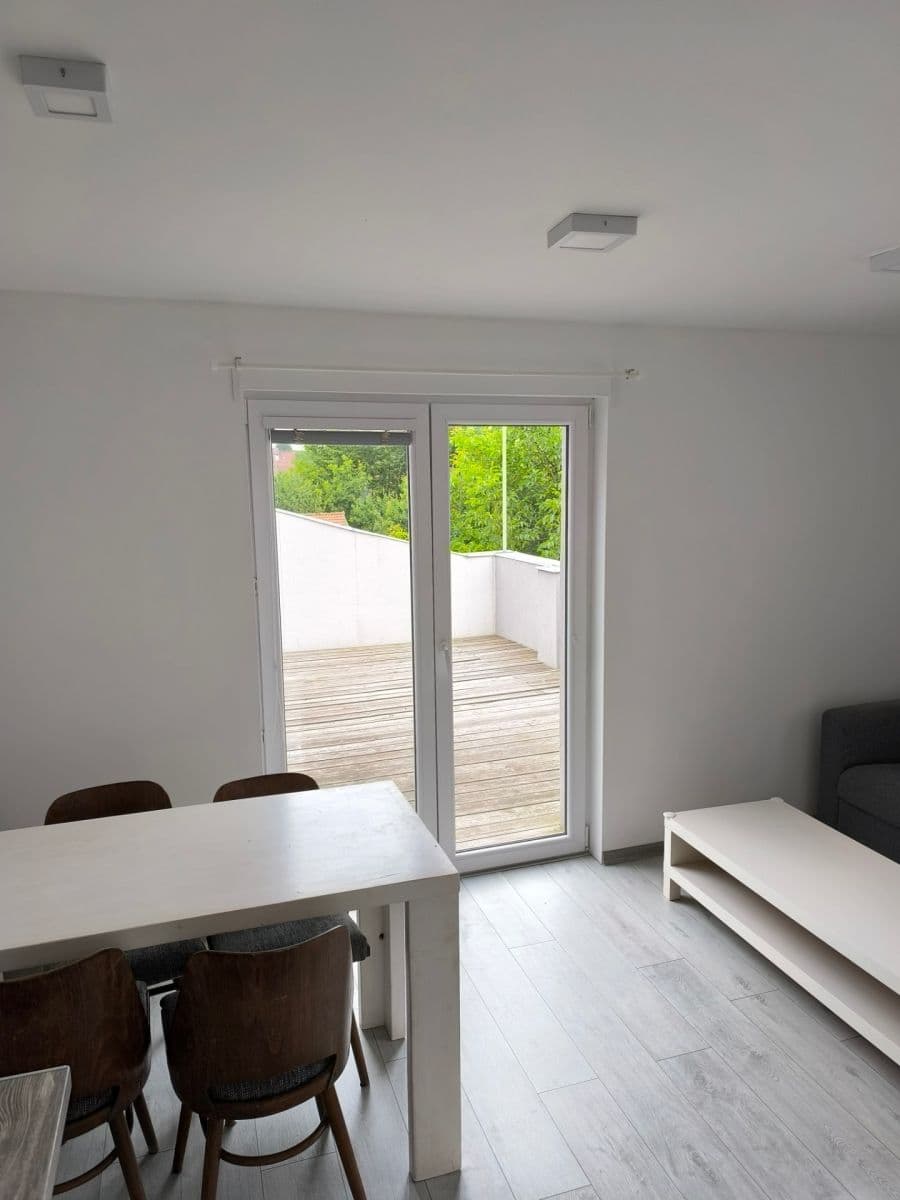 Pronájem bytu 2+kk 54 m², Nádražní, Mutěnice, Jihomoravský kraj Pronájem bytu 2+kk 54 m², Nádražní, Mutěnice, Jihomoravský kraj