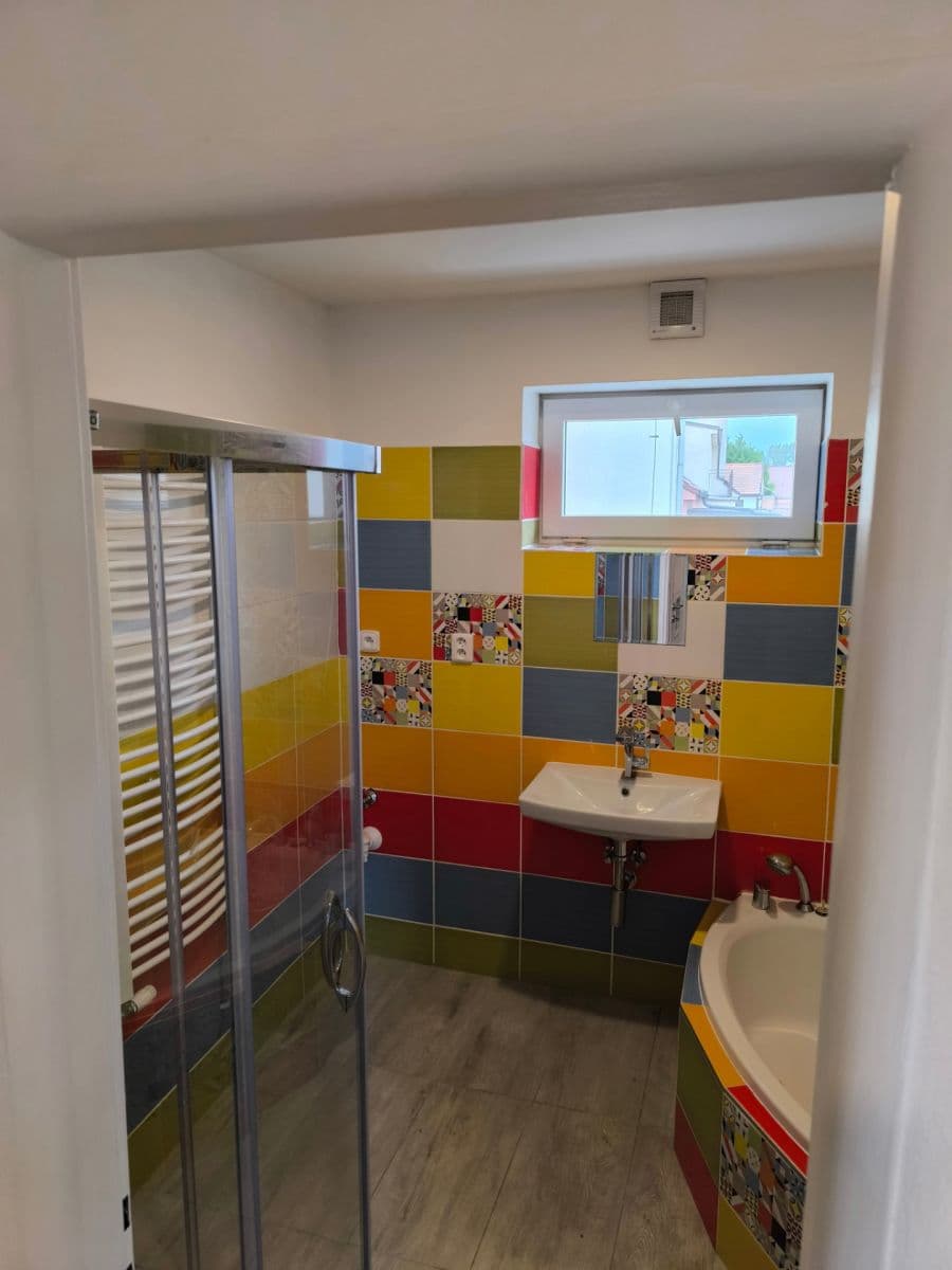 Pronájem bytu 2+kk 54 m², Nádražní, Mutěnice, Jihomoravský kraj Pronájem bytu 2+kk 54 m², Nádražní, Mutěnice, Jihomoravský kraj