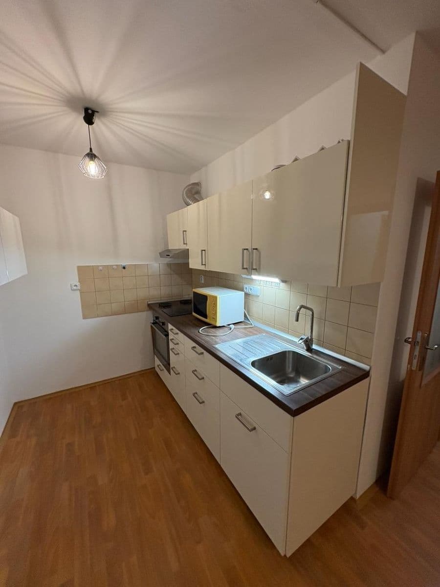 Pronájem bytu 2+kk 39 m², Studentů, Kutná Hora, Středočeský kraj Pronájem bytu 2+kk 39 m², Studentů, Kutná Hora, Středočeský kraj