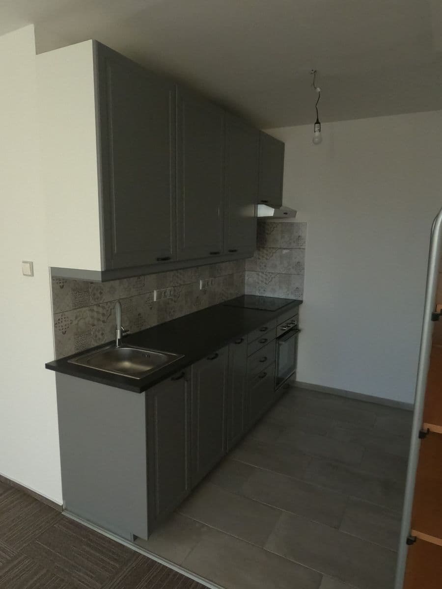 Prodej bytu 2+kk 45 m², V Jezírkách, Praha, Praha Prodej bytu 2+kk 45 m², V Jezírkách, Praha, Praha