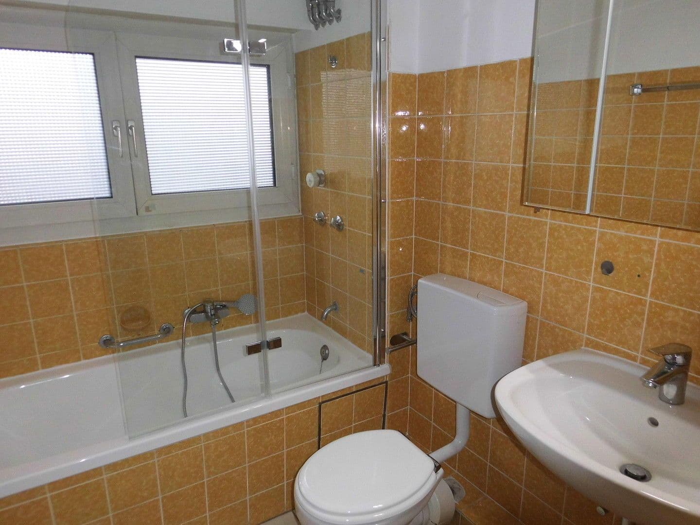 Pronájem bytu 2+1 50 m², Stuttgart, Bádensko-Württembersko Pronájem bytu 2+1 50 m², Stuttgart, Bádensko-Württembersko