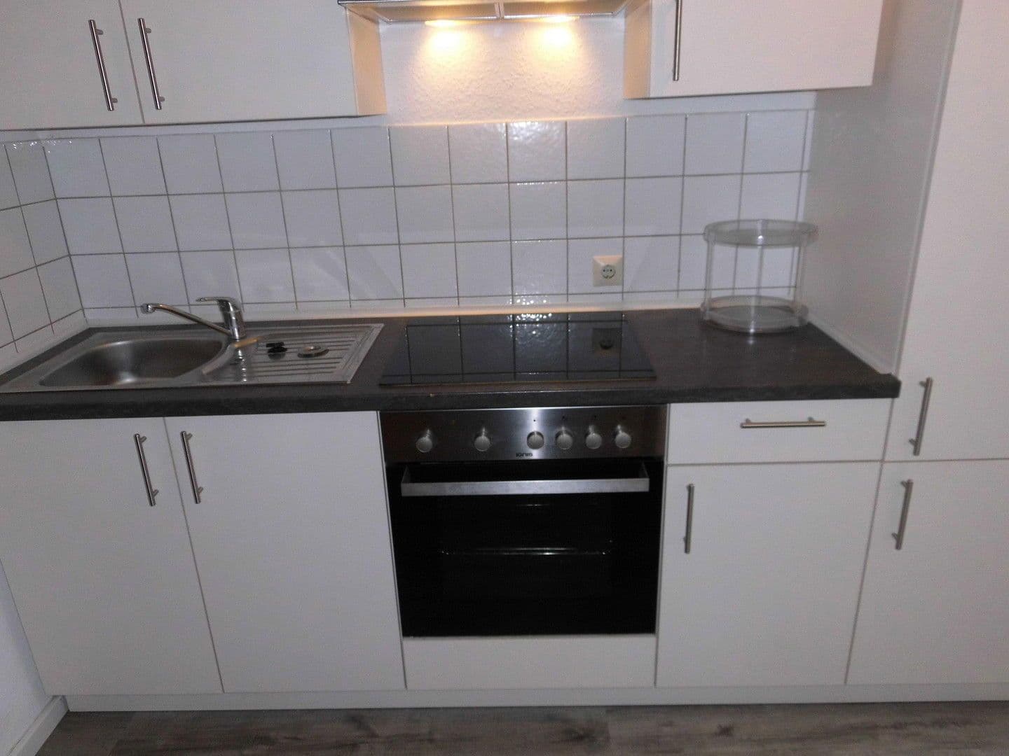 Pronájem bytu 2+1 50 m², Stuttgart, Bádensko-Württembersko Pronájem bytu 2+1 50 m², Stuttgart, Bádensko-Württembersko