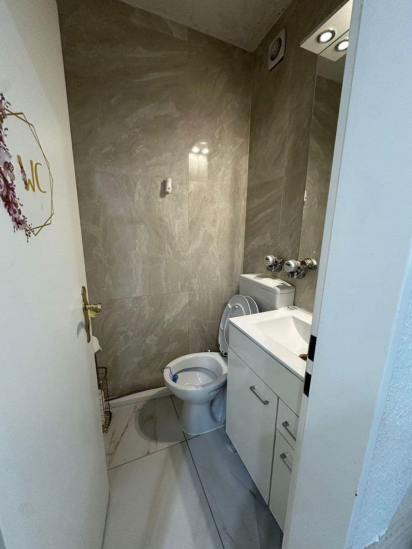 Prodej bytu 3+1 103 m², Frankfurt am Main, Hessen Prodej bytu 3+1 103 m², Frankfurt am Main, Hessen