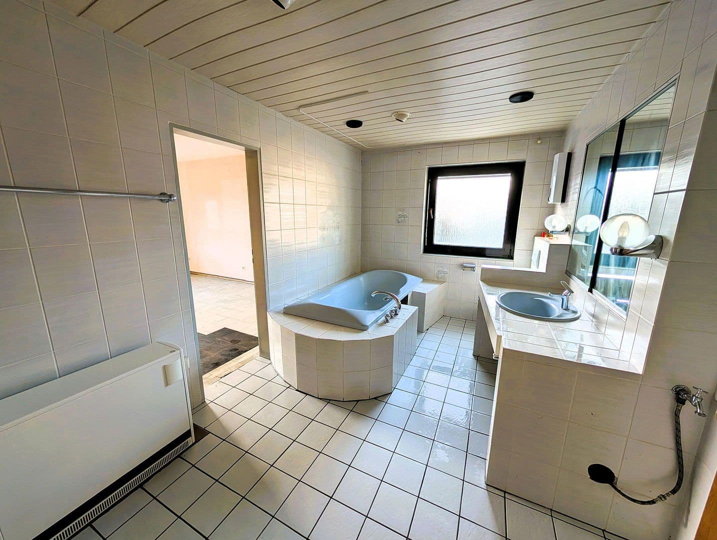 Prodej bytu 3+1 95 m², Nachbarsweg 7, Mülheim an der Ruhr, Severní Porýní-Vestfálsko Prodej bytu 3+1 95 m², Nachbarsweg 7, Mülheim an der Ruhr, Severní Porýní-Vestfálsko