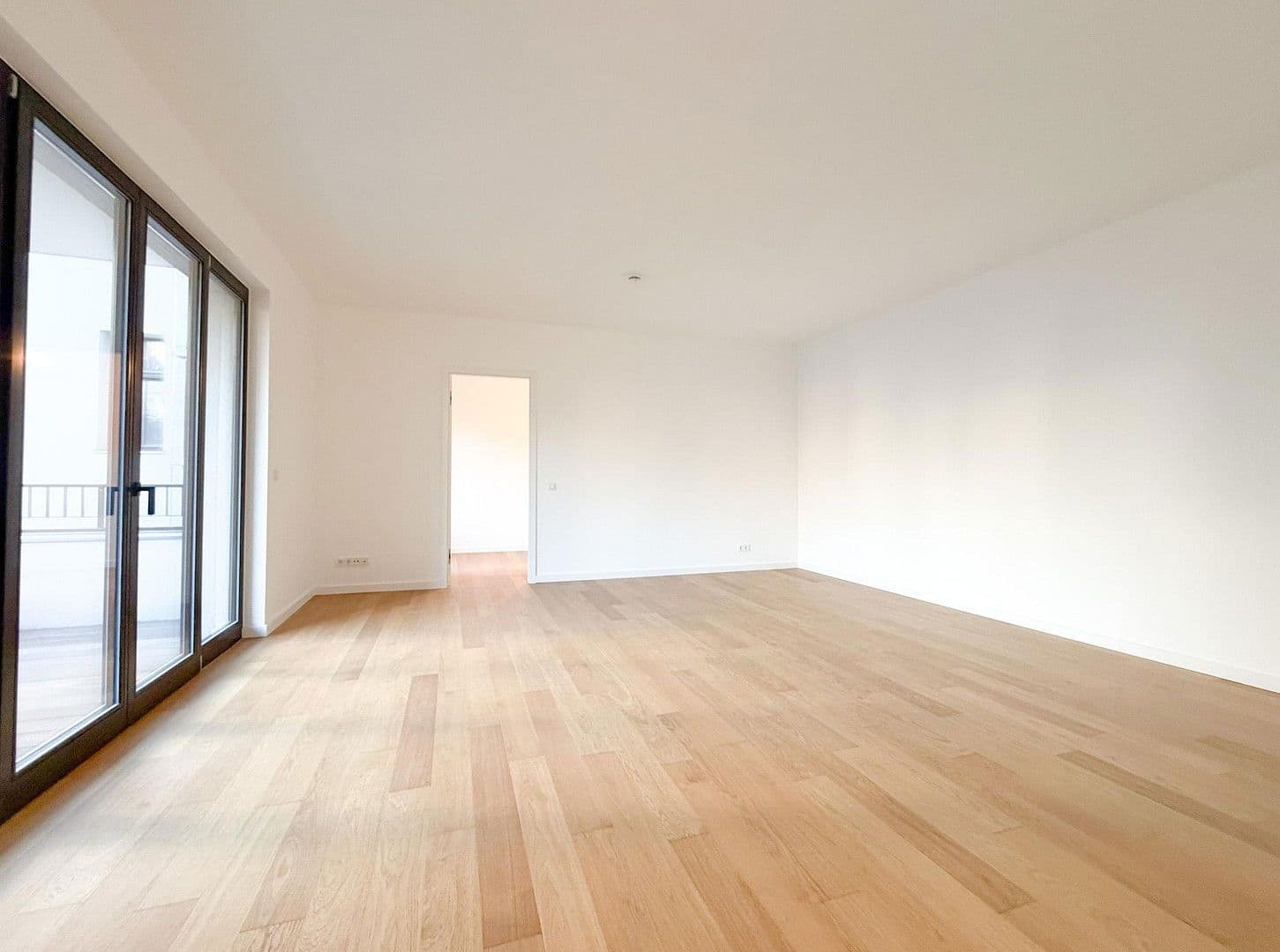Prodej bytu 3+1 80 m², Berlin, Berlín Prodej bytu 3+1 80 m², Berlin, Berlín