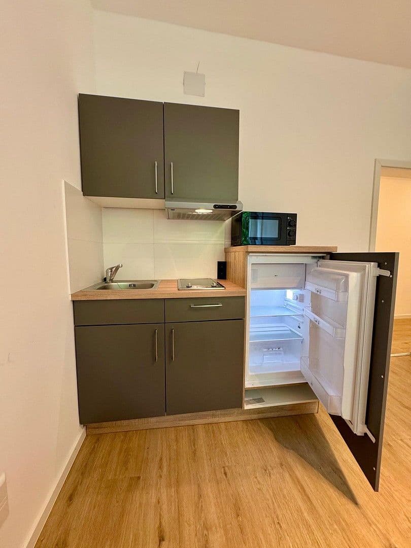 Pronájem bytu 1+1 25 m², Badener Str. 34, Karlsruhe, Bádensko-Württembersko Pronájem bytu 1+1 25 m², Badener Str. 34, Karlsruhe, Bádensko-Württembersko