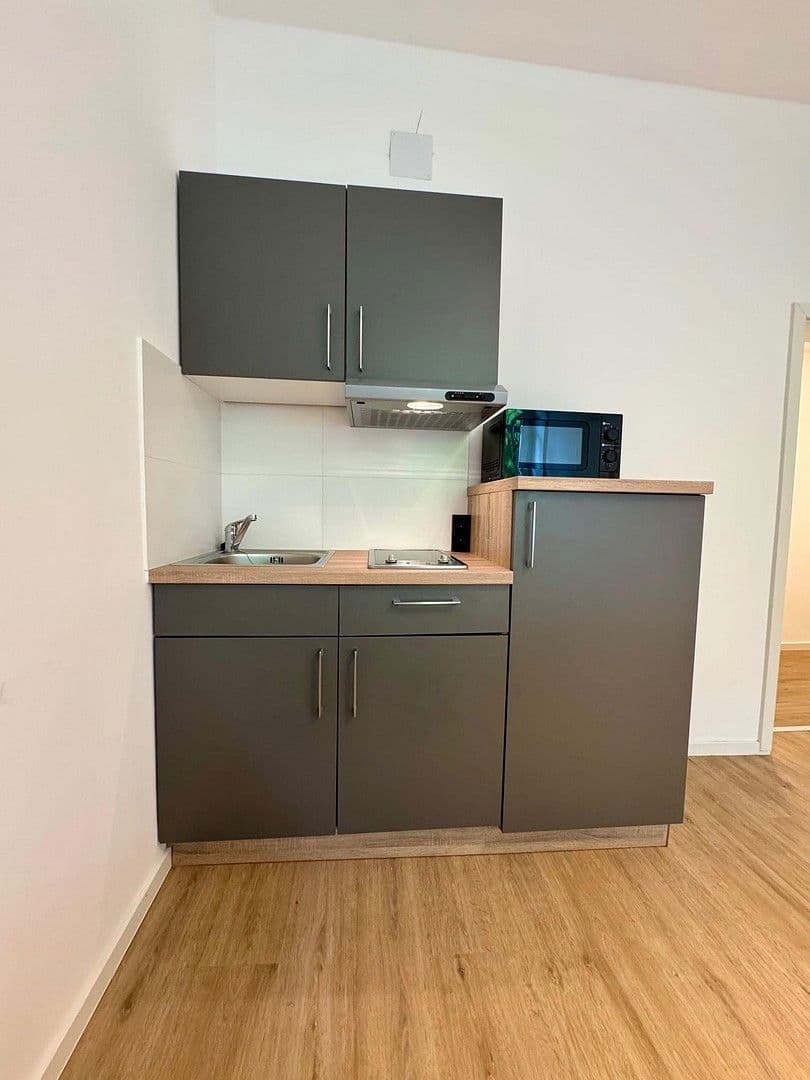 Pronájem bytu 1+1 25 m², Badener Str. 34, Karlsruhe, Bádensko-Württembersko Pronájem bytu 1+1 25 m², Badener Str. 34, Karlsruhe, Bádensko-Württembersko