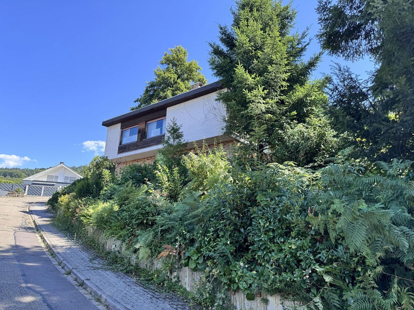 Prodej domu 150 m², pozemek 649 m², Im Silberloch, Lauf, Bádensko-Württembersko Prodej domu 150 m², pozemek 649 m², Im Silberloch, Lauf, Bádensko-Württembersko