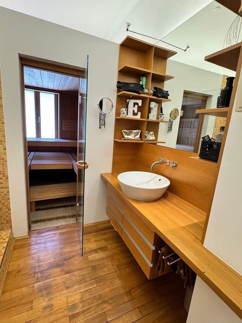 Pronájem bytu 6+1 254 m², Nürnberg, Bavorsko Pronájem bytu 6+1 254 m², Nürnberg, Bavorsko