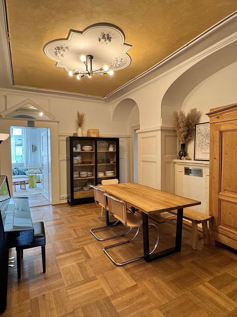 Pronájem bytu 6+1 254 m², Nürnberg, Bavorsko Pronájem bytu 6+1 254 m², Nürnberg, Bavorsko