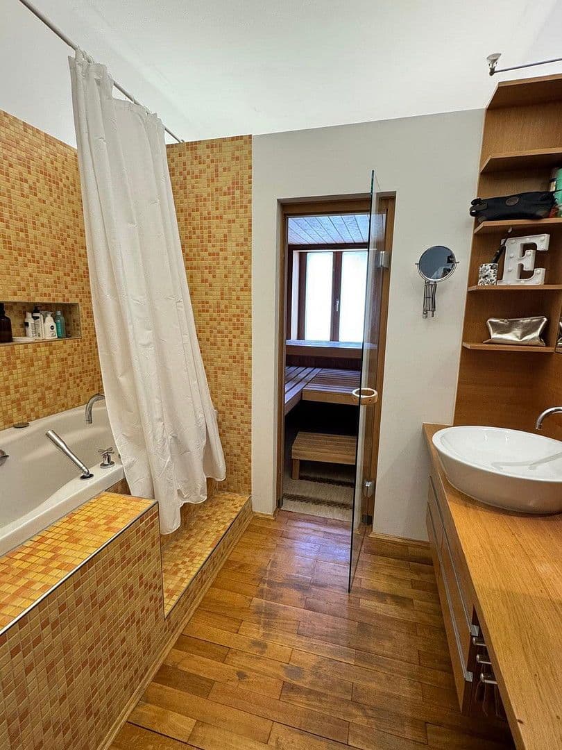 Pronájem bytu 6+1 254 m², Nürnberg, Bavorsko Pronájem bytu 6+1 254 m², Nürnberg, Bavorsko