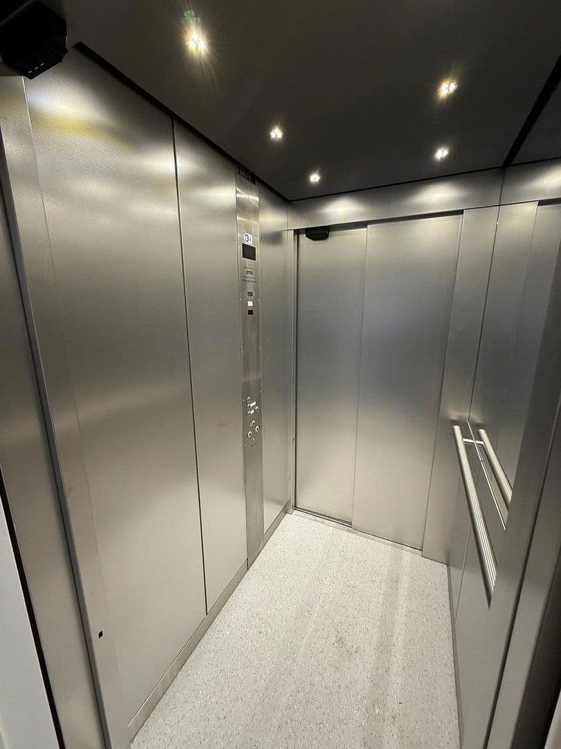 Prodej bytu 2+1 72 m², Christophstraße 8, Überlingen, Bádensko-Württembersko Prodej bytu 2+1 72 m², Christophstraße 8, Überlingen, Bádensko-Württembersko