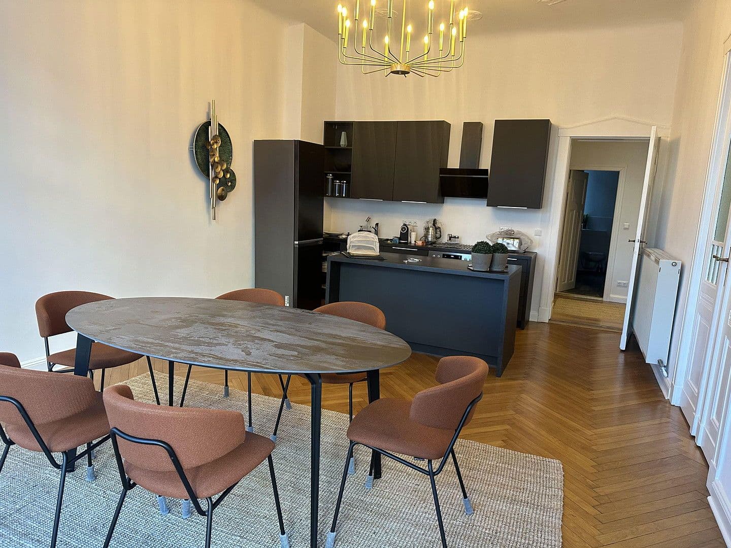 Pronájem bytu 3+1 93 m², Sophie-Charlotten-Str. 49, Berlin, Berlín Pronájem bytu 3+1 93 m², Sophie-Charlotten-Str. 49, Berlin, Berlín